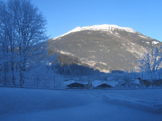   GRAND BAS DE CHALET 200M DU CENTRE LIT FAIT UN VRAI PETIT BONHEUR 