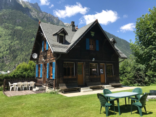 Face au Mont-Blanc, charme authentique de la montagne avec un confort 3 étoiles